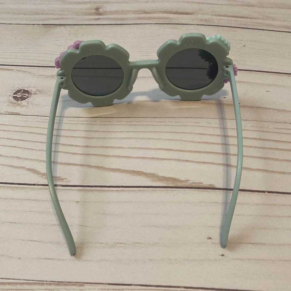 Girls ice blue sunglasses w charms